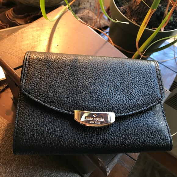 kate spade Handbags - Authentic Kate spade Callie pebbled leather wallet